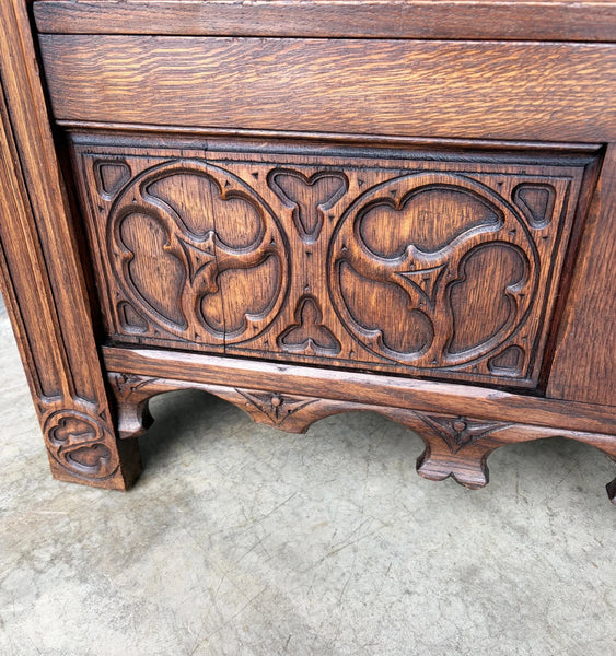 Vintage French Gothic Revival Oak Wood Bench/Settee/Chair Highly Carved