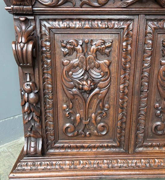 Antique French Renaissance Sideboard/Buffet in Solid Oak Highly Carved w/Lions