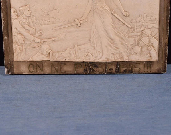 Plaster Commemorative Plaque of the Battle of Verdun WW1 "They Shall Not Pass"
