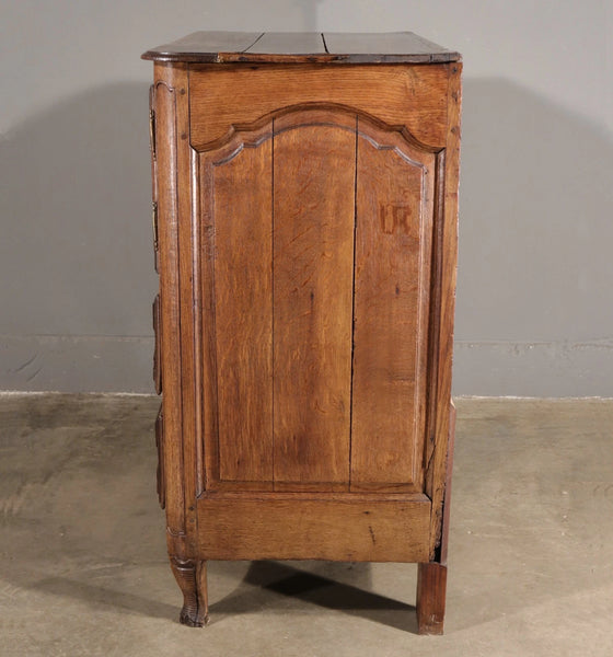 Antique French Louis XV Oak Dresser/Commode/Chest of Drawers Highly Carved