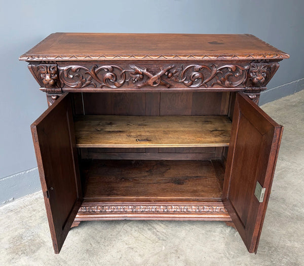 Antique French Renaissance Sideboard/Buffet in Solid Oak Highly Carved w/Lions