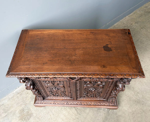 Antique French Renaissance Sideboard/Buffet in Solid Oak Highly Carved w/Lions