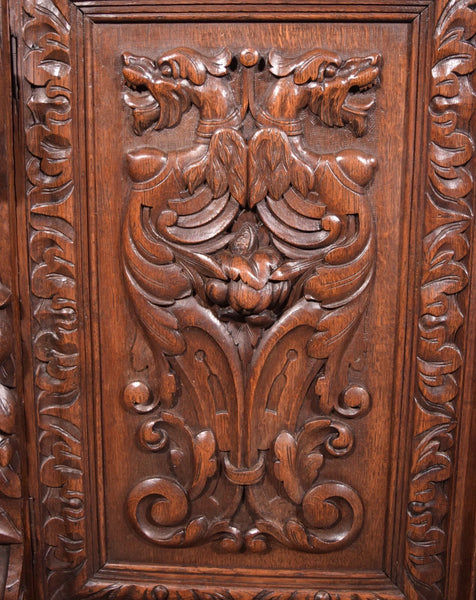 Antique French Renaissance Sideboard/Buffet in Solid Oak Highly Carved w/Lions