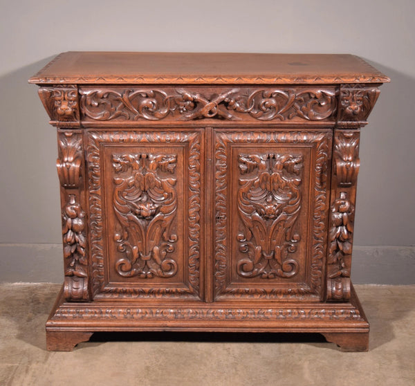 Antique French Renaissance Sideboard/Buffet in Solid Oak Highly Carved w/Lions