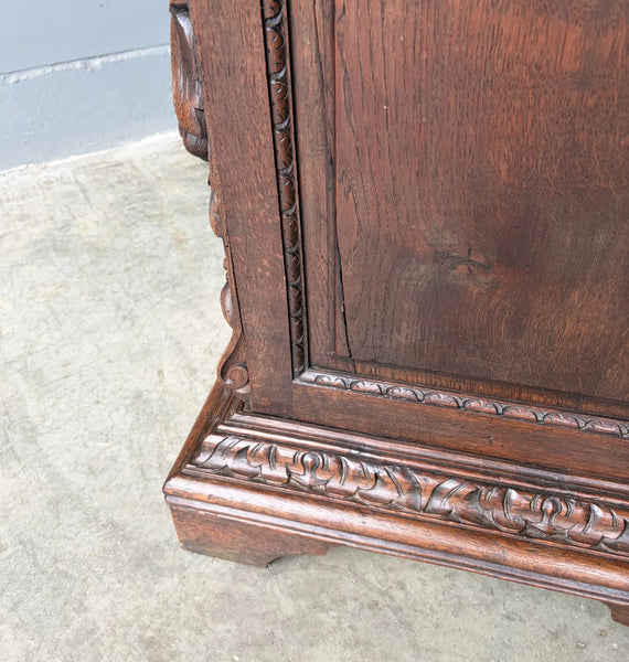 Antique French Renaissance Sideboard/Buffet in Solid Oak Highly Carved w/Lions