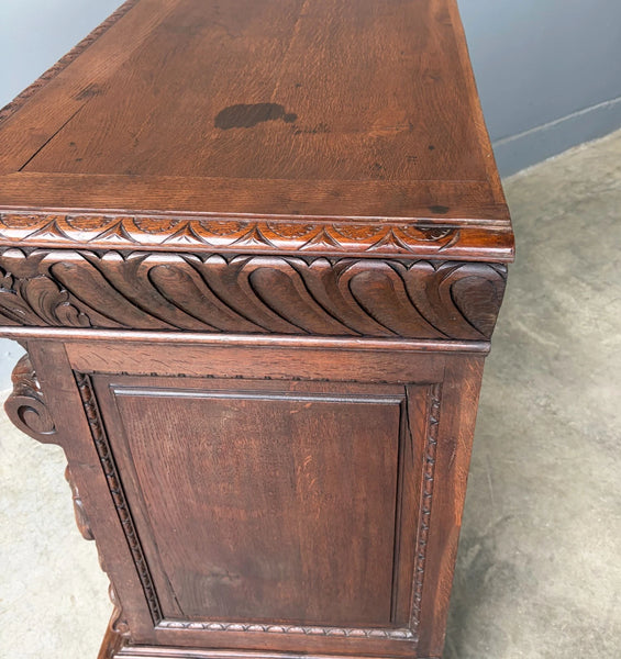 Antique French Renaissance Sideboard/Buffet in Solid Oak Highly Carved w/Lions
