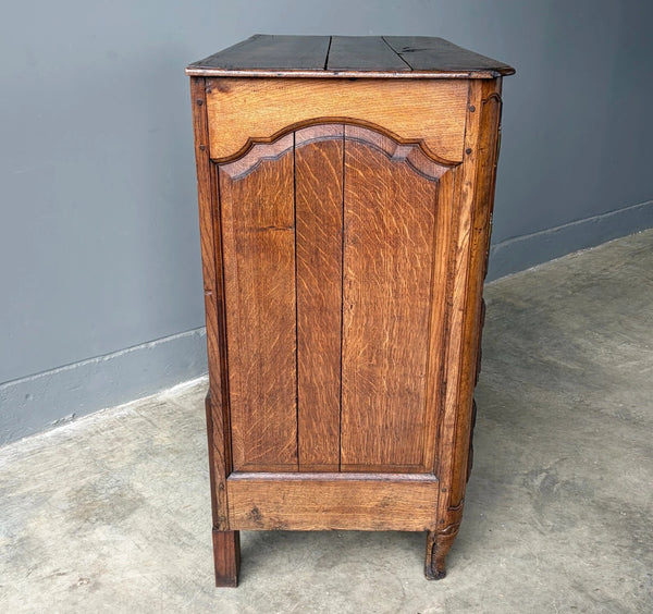 Antique French Louis XV Oak Dresser/Commode/Chest of Drawers Highly Carved