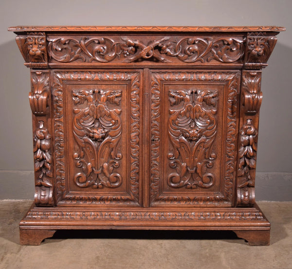 Antique French Renaissance Sideboard/Buffet in Solid Oak Highly Carved w/Lions