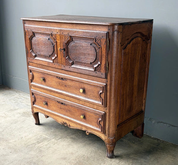Antique French Louis XV Oak Dresser/Commode/Chest of Drawers Highly Carved