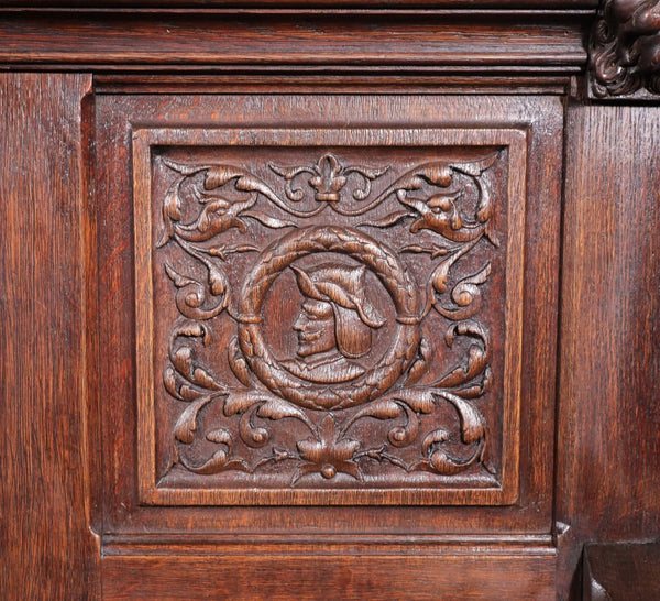 Antique French Renaissance Oak Wood Bench/Settee/Storage Bench with Lions