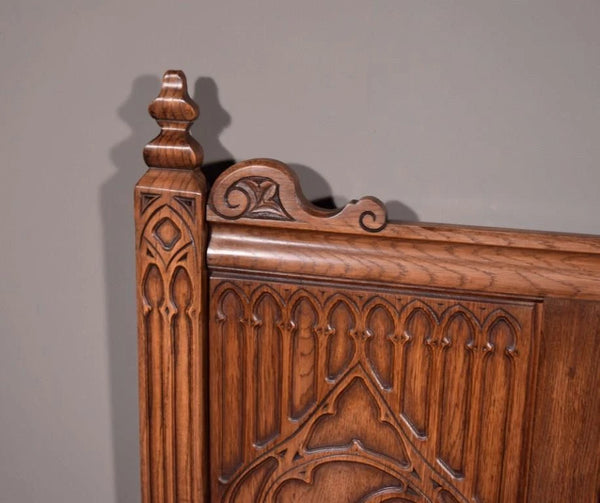 Vintage French Gothic Revival Oak Wood Bench/Settee/Chair Highly Carved