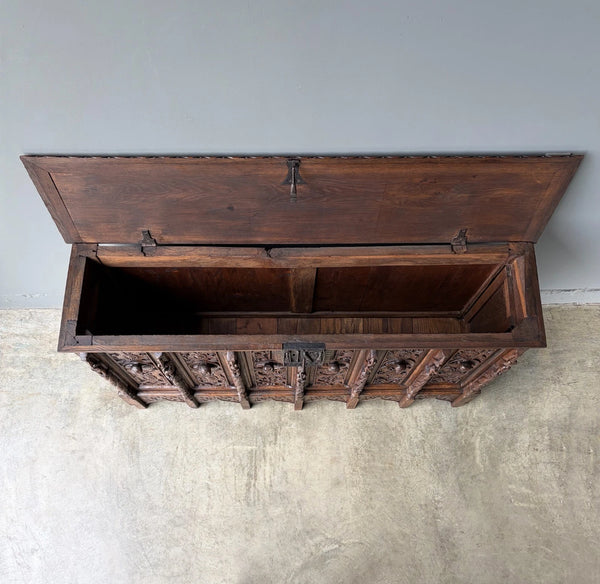 Antique French Renaissance Chest/Trunk/Sideboard Solid Oak w/Detailed Carvings