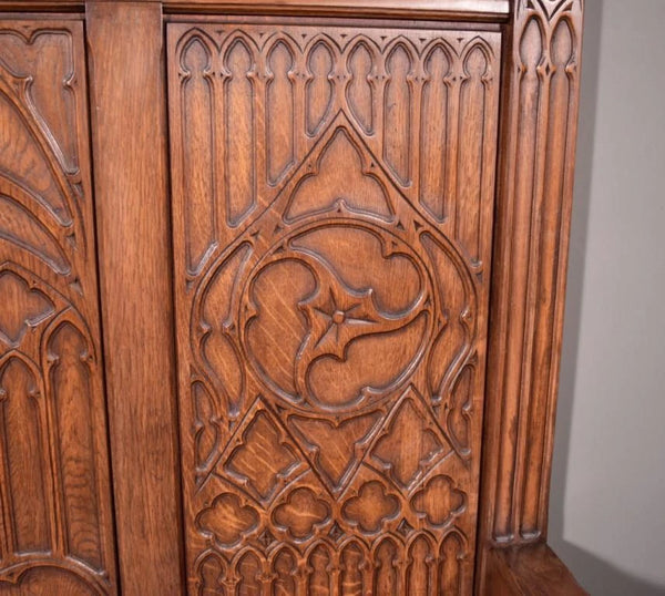 Vintage French Gothic Revival Oak Wood Bench/Settee/Chair Highly Carved