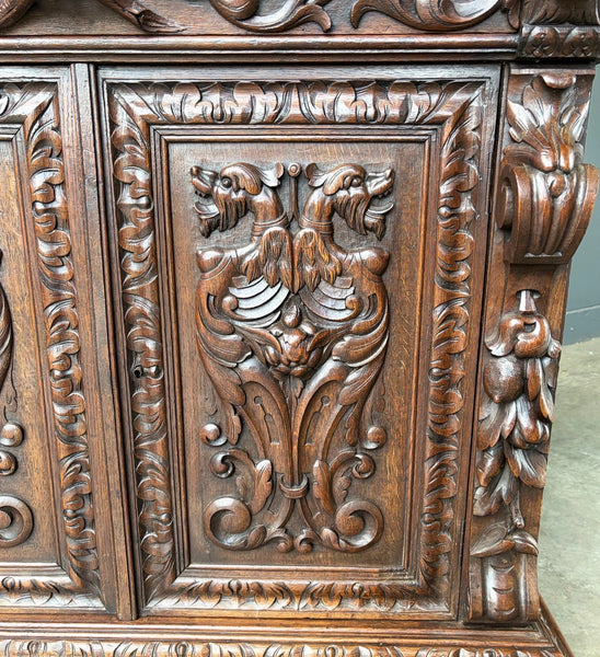 Antique French Renaissance Sideboard/Buffet in Solid Oak Highly Carved w/Lions