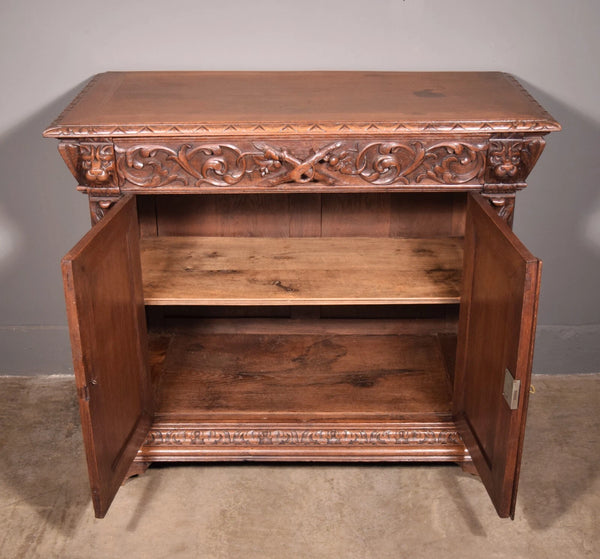 Antique French Renaissance Sideboard/Buffet in Solid Oak Highly Carved w/Lions