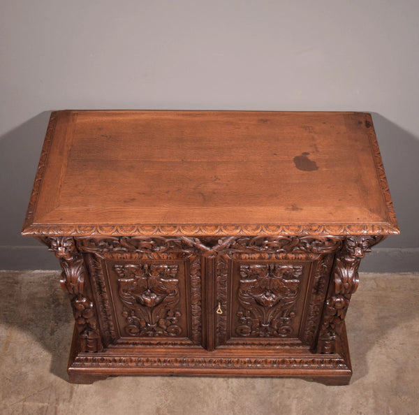 Antique French Renaissance Sideboard/Buffet in Solid Oak Highly Carved w/Lions