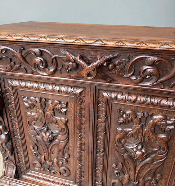 Antique French Renaissance Sideboard/Buffet in Solid Oak Highly Carved w/Lions